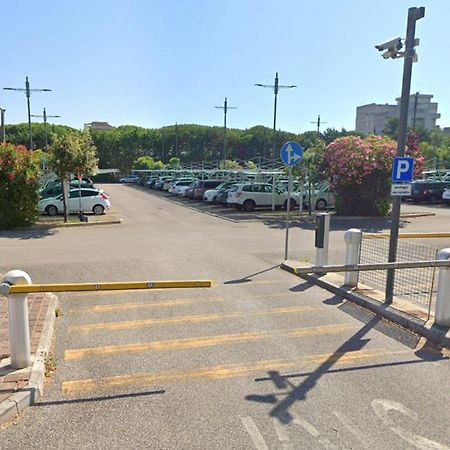 Hotel Flora Bellaria-Igea Marina Bagian luar foto